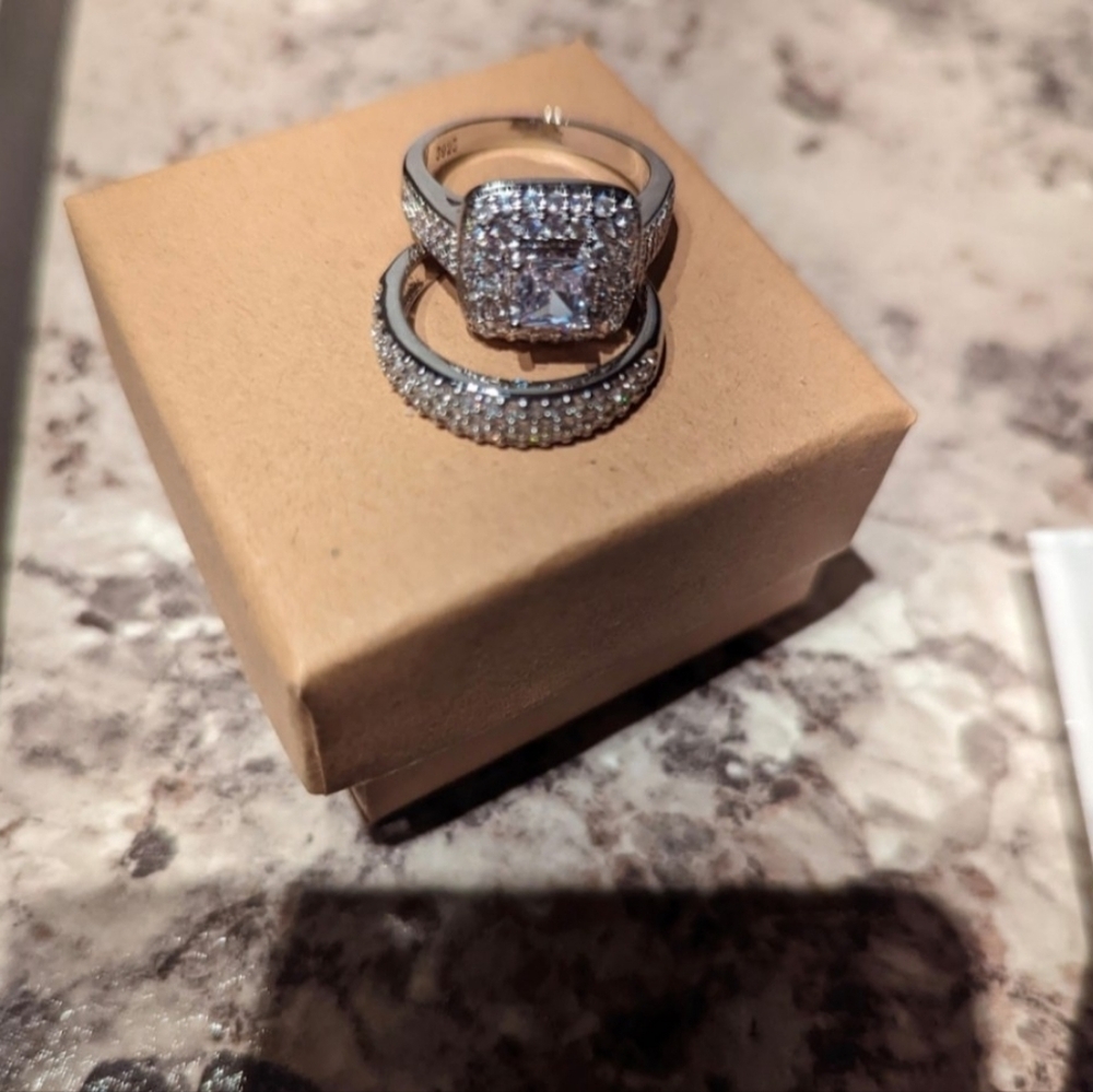 Elegant Silver Ring Set with Clear Stones